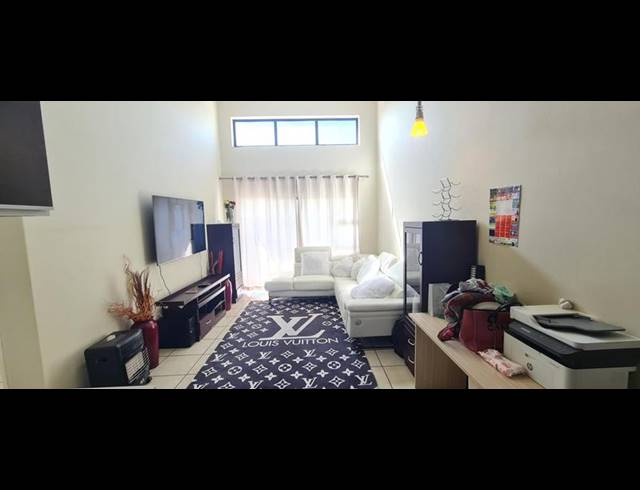 2 BEDROOM PROPERTY TO RENT IN GREENSTONE HILL